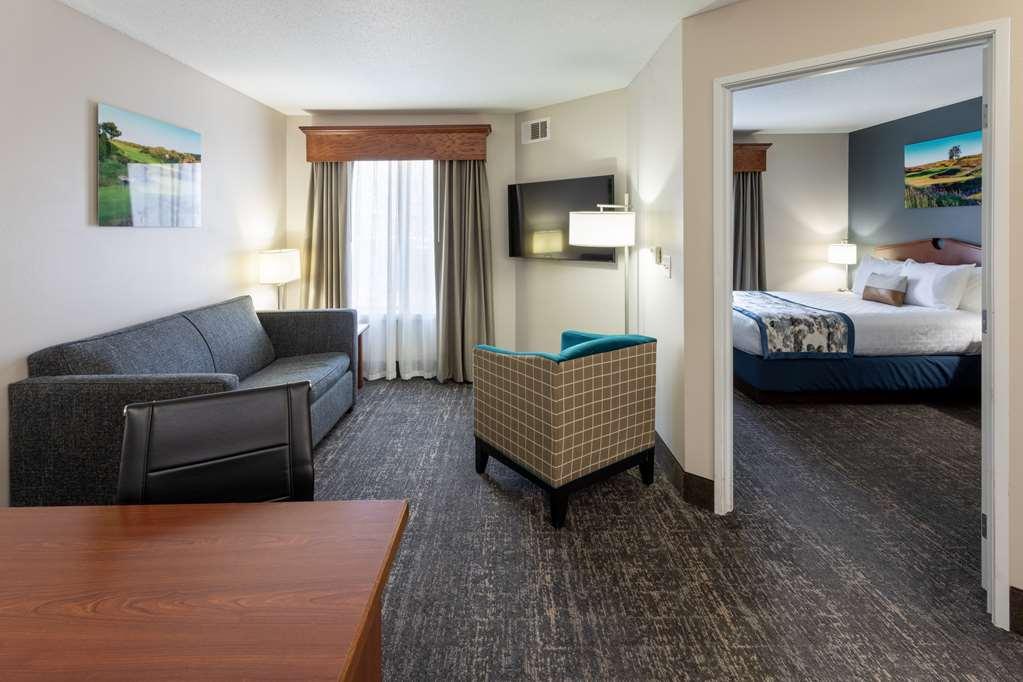 Grandstay Hotel & Suites Downtown Шебойган Стая снимка